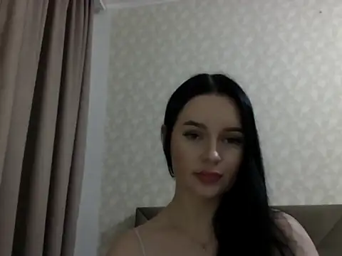 Snapshot of Lulii24 chatting on 09-29-25, 12:17 Lulii24 online show from 09-29-25, 12:17