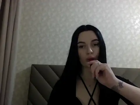 Snapshot of Lulii24 chatting on 09-14-25, 10:43 Lulii24 online show from 09-14-25, 10:43