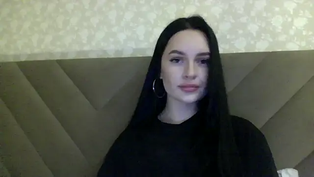 Snapshot of Lulii24 chatting on 09-18-25, 12:35 Lulii24 online show from 09-18-25, 12:35