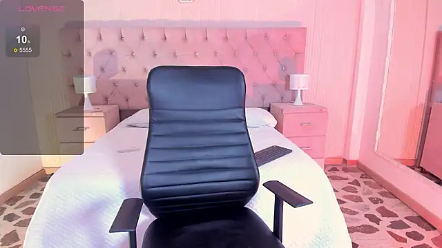 Snapshot of AdharaSweet1_ chatting on 02-04-26, 05:13 AdharaSweet1 online show from 02-04-26, 05:13