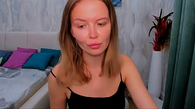 LaurennHill online show from 09-15-25, 12:22