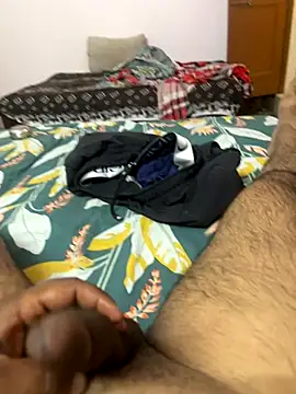 Snapshot of tonedcut_6 chatting on 10-20-25, 06:04 tonedcut 6 online show from 10-20-25, 06:04