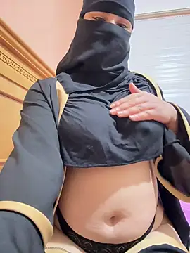 Snapshot of _Laiali_ chatting on 09-20-25, 12:21 Laiali online show from 09-20-25, 12:21