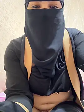 Snapshot of _Laiali_ chatting on 11-06-25, 11:47 Laiali online show from 11-06-25, 11:47