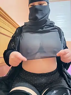 Snapshot of _Laiali_ chatting on 10-03-25, 11:12 Laiali online show from 10-03-25, 11:12