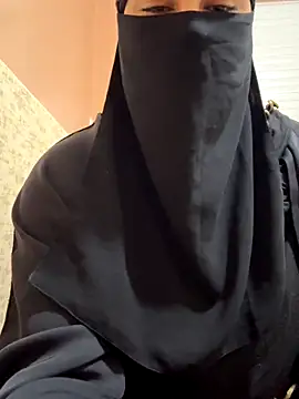 Snapshot of _Laiali_ chatting on 11-08-25, 12:20 Laiali online show from 11-08-25, 12:20