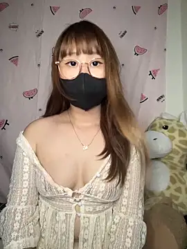 Meowyeuk6 online show from 11-08-25, 04:10