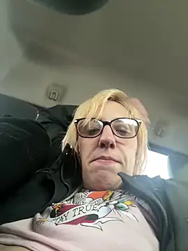 flavi1996 online show from 12-18-25, 06:01