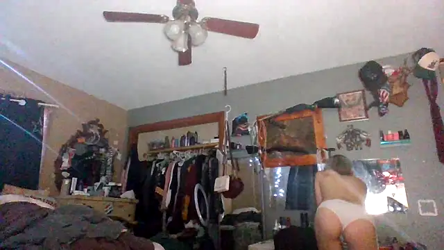 flavi1996 online show from 12-22-25, 02:06