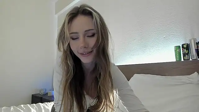 MilaDeLune online show from 12-05-25, 05:22