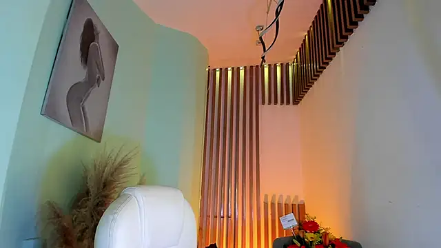 MacarenaRosse online show from 11-12-25, 08:45