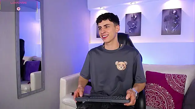 AdrianRinaldi online show from 09-19-25, 07:51