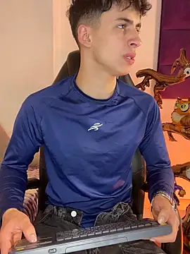 AdrianRinaldi online show from 10-29-25, 07:57