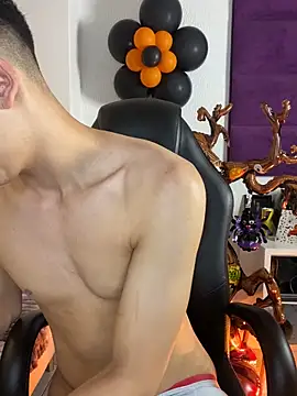 AdrianRinaldi online show from 10-25-25, 08:42