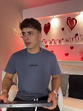 AdrianRinaldi online show from 02-12-26, 07:57