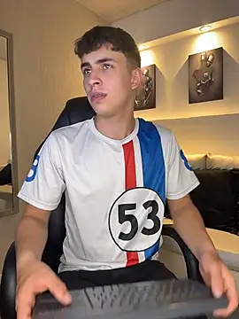 AdrianRinaldi online show from 04-07-26, 08:10