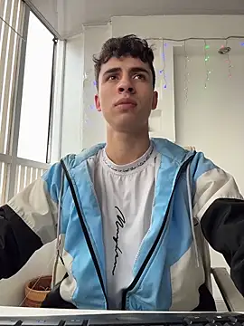 AdrianRinaldi online show from 12-19-25, 08:33