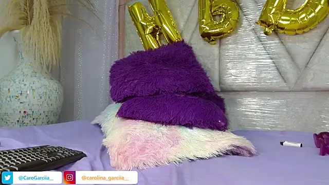 Carolinagarcia12345 online show from 02-05-26, 02:13