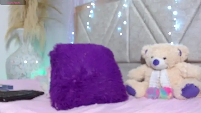 Carolinagarcia12345 online show from 04-09-26, 07:03