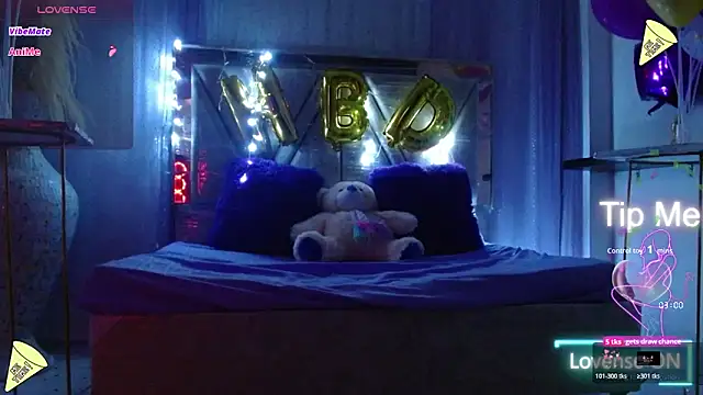 Carolinagarcia12345 online show from 10-28-25, 11:47