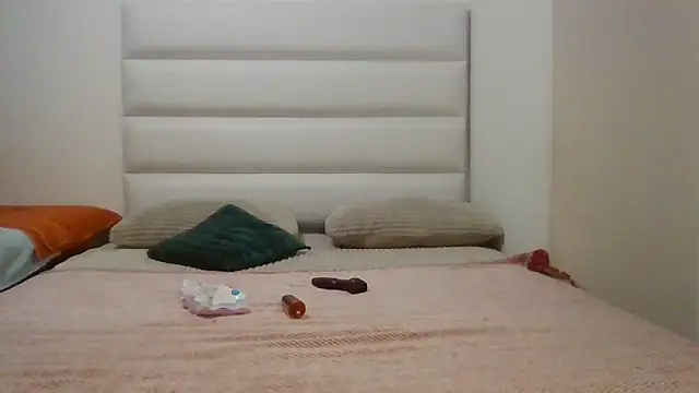 Snapshot of SexyNonnyy chatting on 02-17-26, 01:36 SexyNonnyy online show from 02-17-26, 01:36