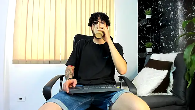 Rafael Mendezz online show from 11-07-25, 08:57