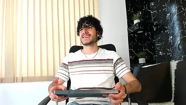 Rafael Mendezz online show from 11-22-25, 08:18