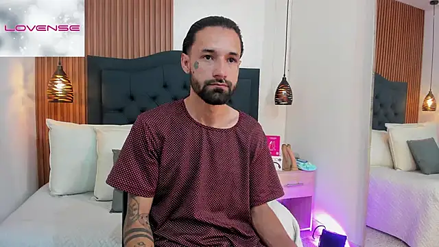 Hisoka 011 online show from 03-25-26, 07:24