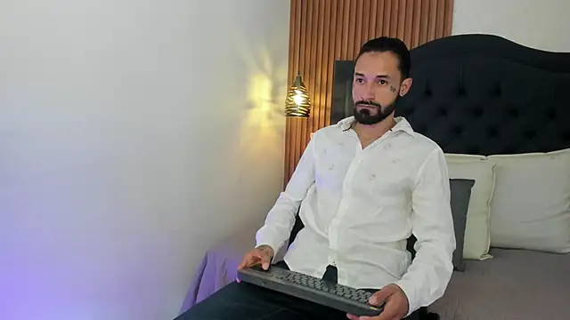 Hisoka 011 online show from 02-09-26, 07:56