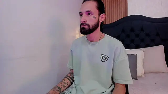 Hisoka 011 online show from 04-14-26, 07:52