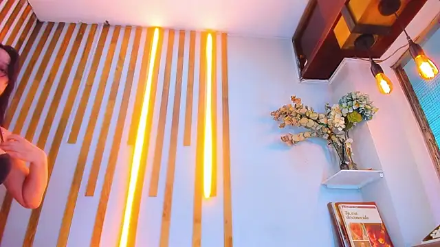 Jennifer Vega1 online show from 11-06-25, 09:30