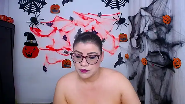 Snapshot of ValeriaHairy chatting on 10-14-25, 03:51 ValeriaHairy online show from 10-14-25, 03:51