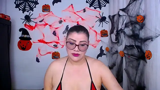 Snapshot of ValeriaHairy chatting on 10-16-25, 03:59 ValeriaHairy online show from 10-16-25, 03:59