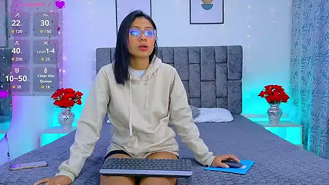 Snapshot of Soffia_Konig_ chatting on 05-09-26, 12:19 Soffia Konig online show from 05-09-26, 12:19