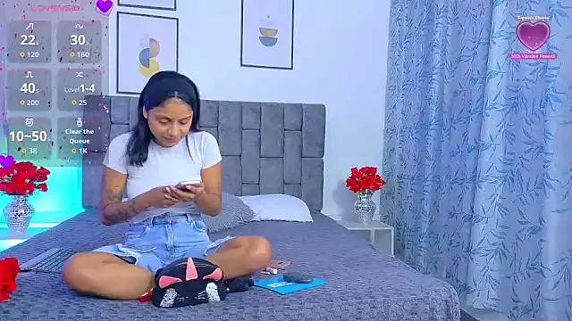Snapshot of Soffia_Konig_ chatting on 07-17-26, 12:24 Soffia Konig online show from 07-17-26, 12:24