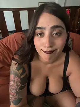 Snapshot of TatiTits chatting on 02-19-26, 06:16 TatiTits online show from 02-19-26, 06:16
