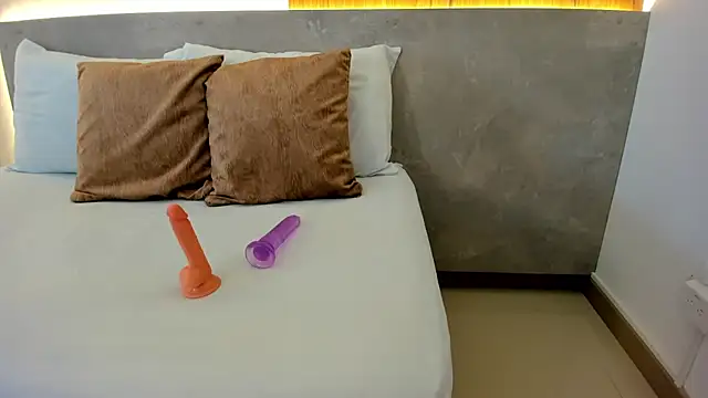 samantha 17  online show from 09-27-25, 02:07