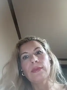 Julia Giulia online show from 10-01-25, 10:13