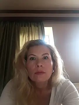 Julia Giulia online show from 10-01-25, 10:09