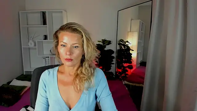 Snapshot of Julia_Giulia chatting on 07-02-26, 08:37 Julia Giulia online show from 07-02-26, 08:37