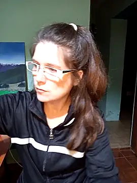 Snapshot of Merida2276 chatting on 10-08-25, 12:34 Merida2276 online show from 10-08-25, 12:34