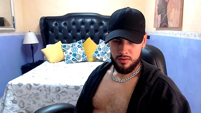 Snapshot of Marcus_Soler chatting on 09-22-25, 03:51 Marcus Soler online show from 09-22-25, 03:51