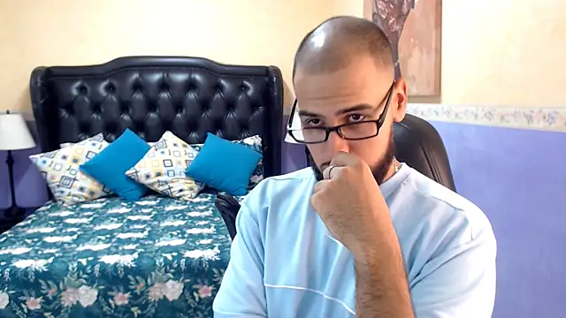 Snapshot of Marcus_Soler chatting on 10-01-25, 04:11 Marcus Soler online show from 10-01-25, 04:11