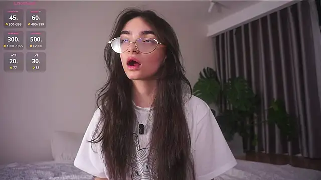 Morena Dolce online show from 03-03-26, 12:34