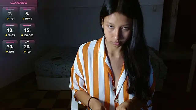 Snapshot of CanelaDeluxe chatting on 11-30-25, 06:47 CanelaDeluxe online show from 11-30-25, 06:47