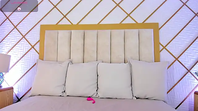 cocoamore online show from 12-19-25, 11:45