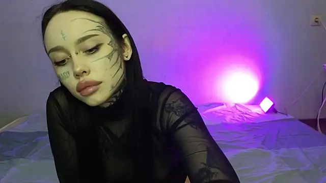 Somniyaa online show from 12-14-25, 02:22