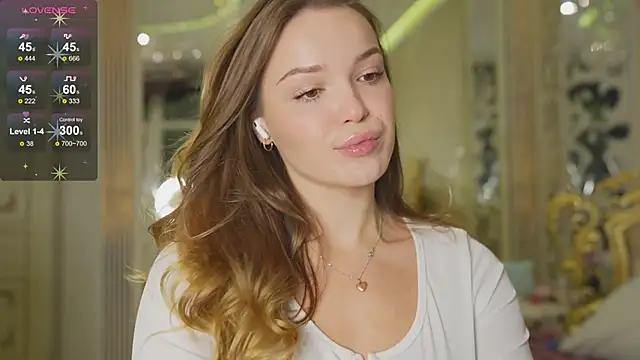 PeachyLina online show from 12-21-25, 02:13