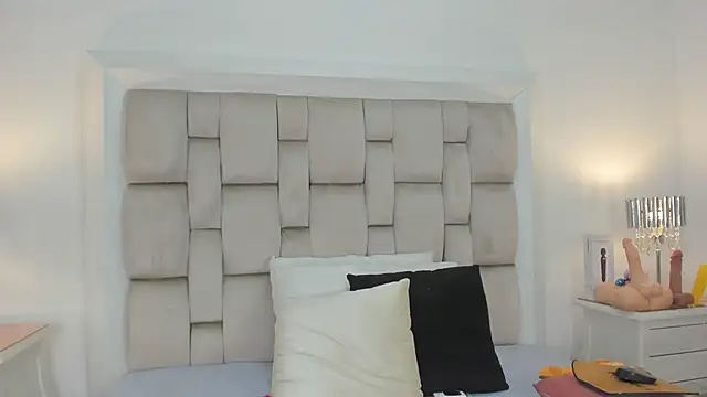 frehia dimou online show from 12-19-25, 11:34