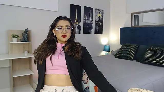 Snapshot of madame_lottie chatting on 10-10-25, 12:39 madame lottie online show from 10-10-25, 12:39